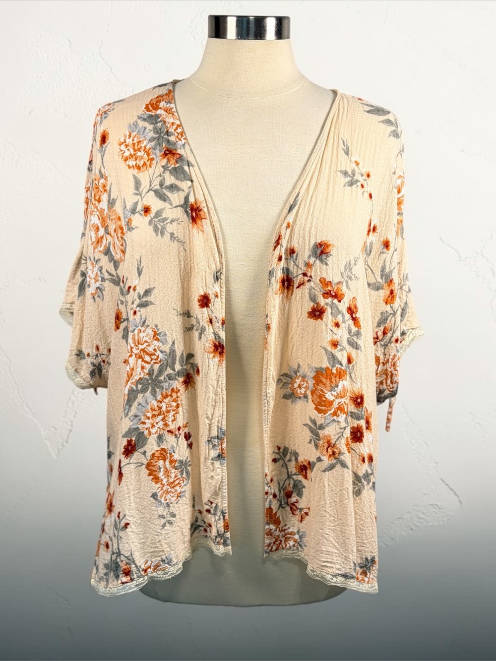 FOREVER 21 Oversized Lace Trimmed Floral Kimono, Small (fits up to XL)